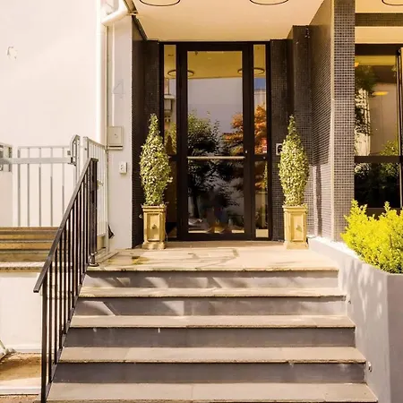 Cozy 3-room In The Embassy District