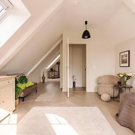 Cozy 3-room In The Embassy District