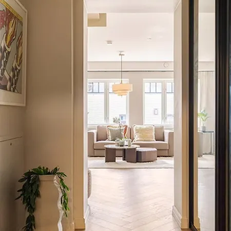 Cozy 3-room In The Embassy District *